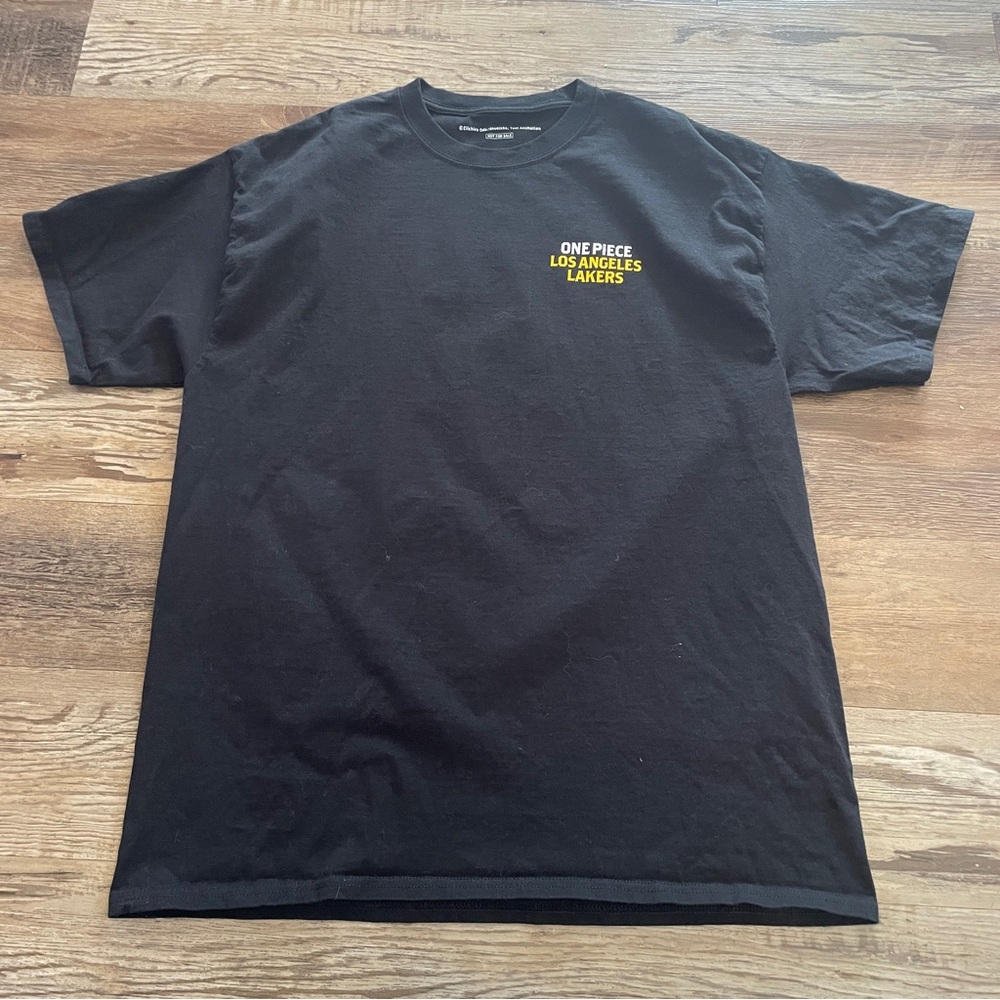 LA Lakers X One Piece Anime collab limited edition Luffy Dunk tshirt - Picture 2 of 5